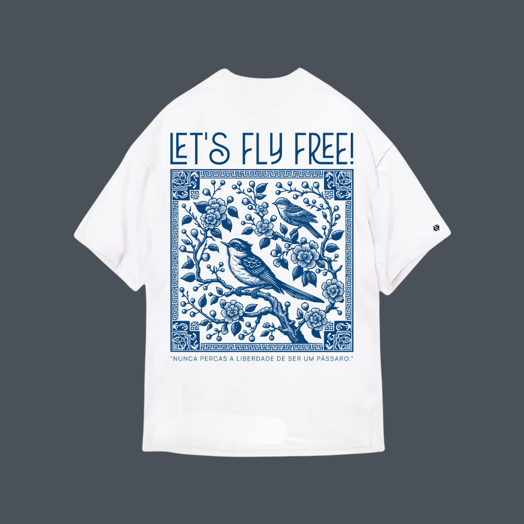 Camiseta Oversized Branca Let`s Fly Free