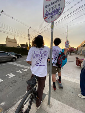 Camiseta Oversized Branca After Coffee