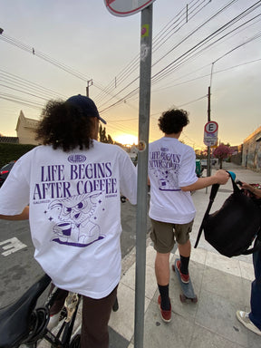 Camiseta Oversized Branca After Coffee